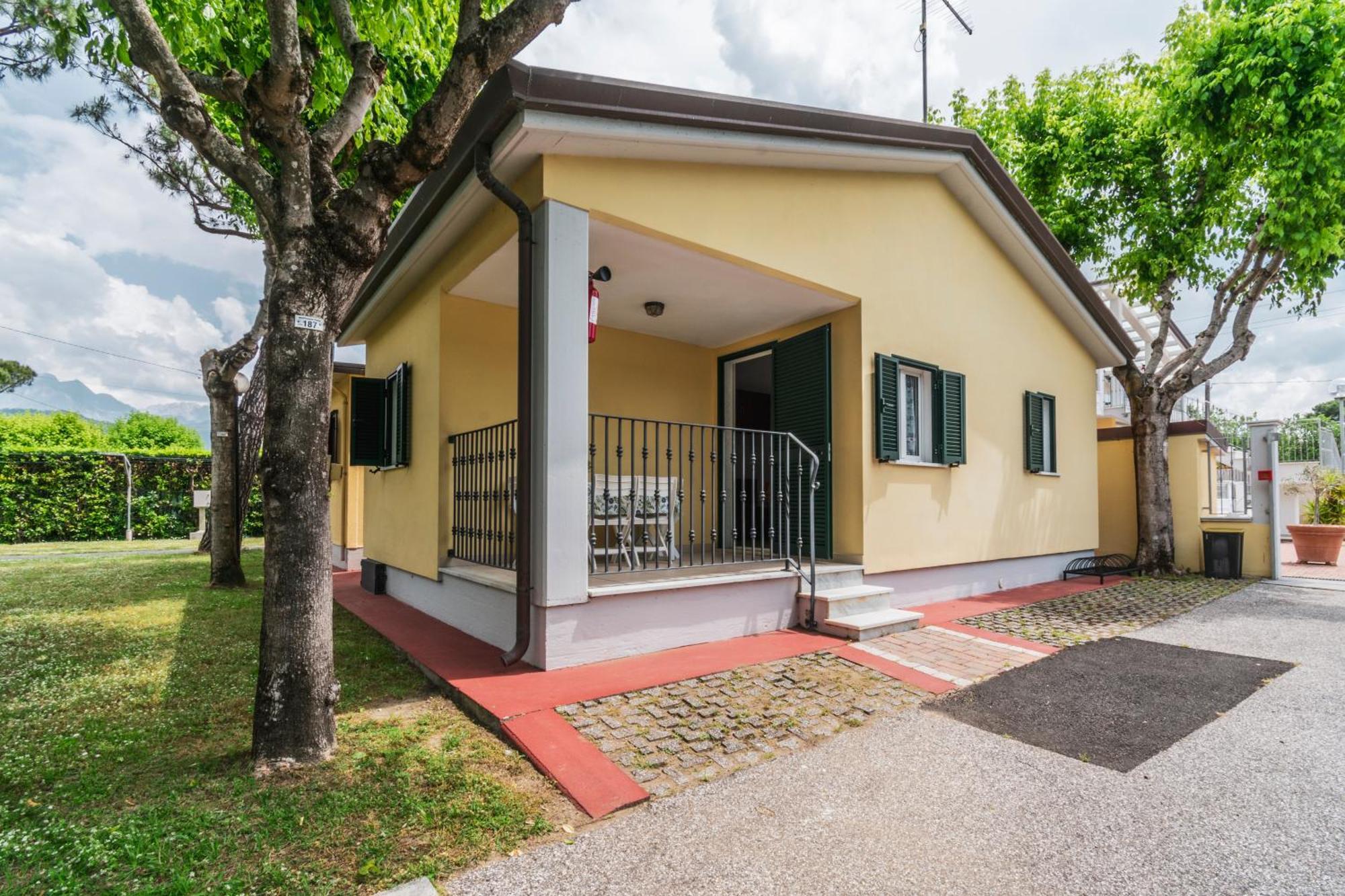 Camping Apuano Marina di Massa Exteriör bild