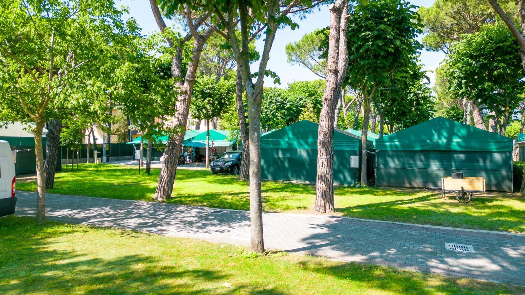 Camping Apuano Marina di Massa Exteriör bild