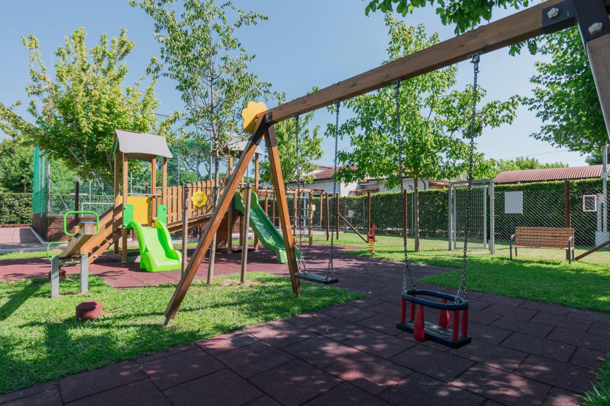 Camping Apuano Marina di Massa Exteriör bild