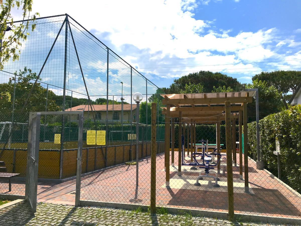 Camping Apuano Marina di Massa Exteriör bild